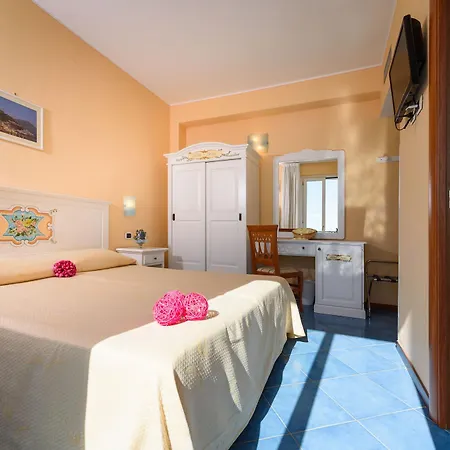 Hotel Doria 3*