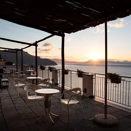 Doria Hotel 3*