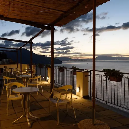 Hotel Doria 3*